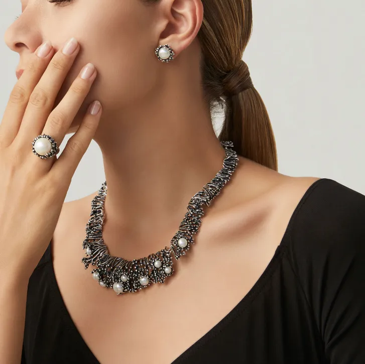 Anello Anemone indossato
