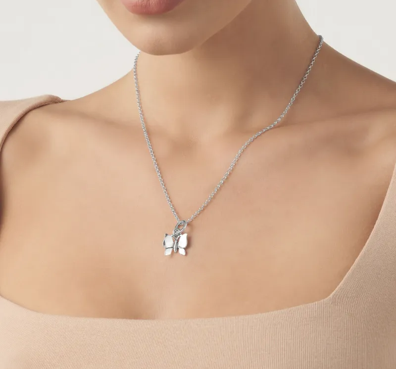 Charm Farfalla indossato